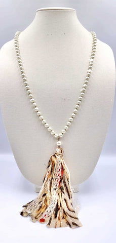 Pearl necklace with  shimmery leopard tassel